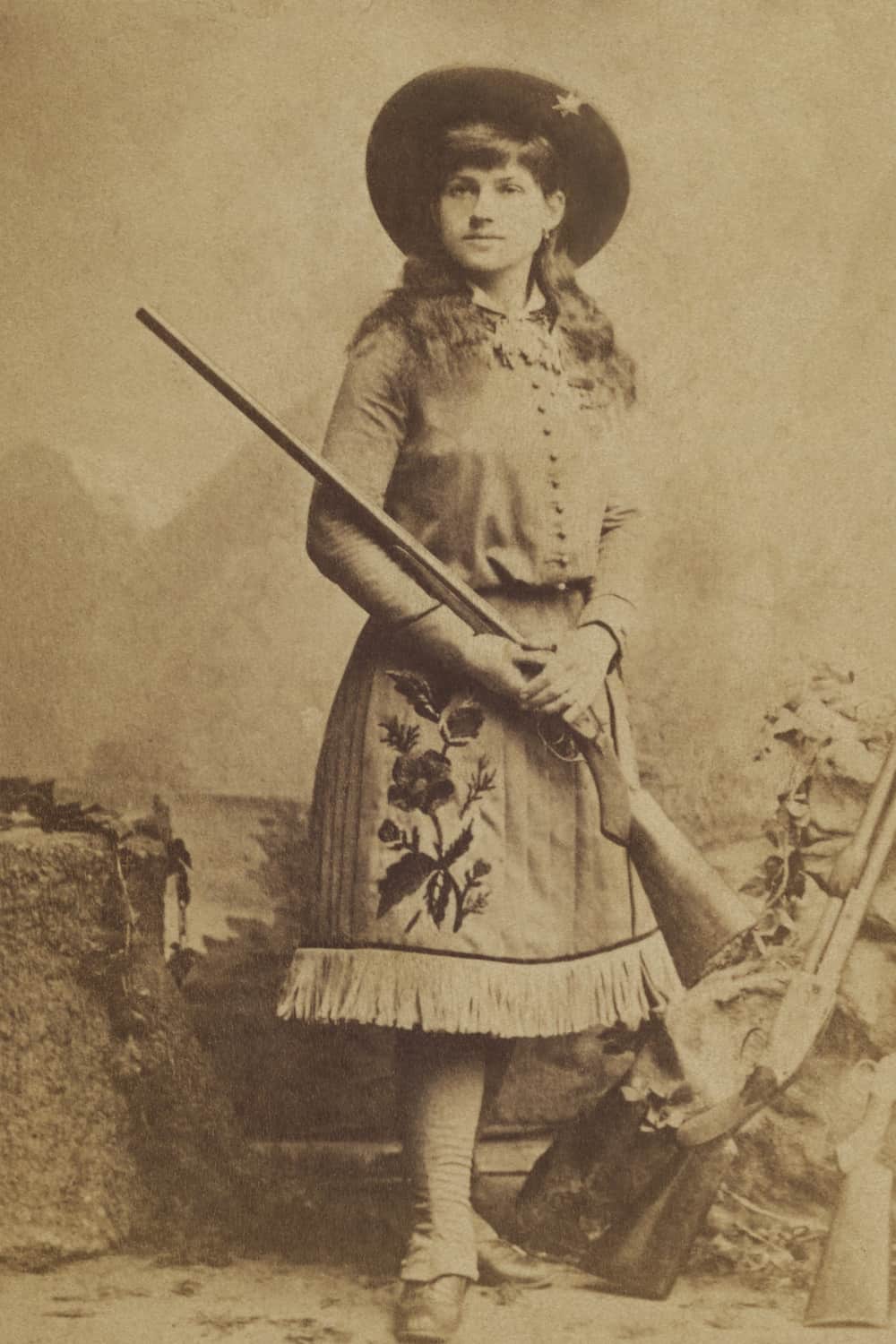 Annie Oakley – 1860 to 1926